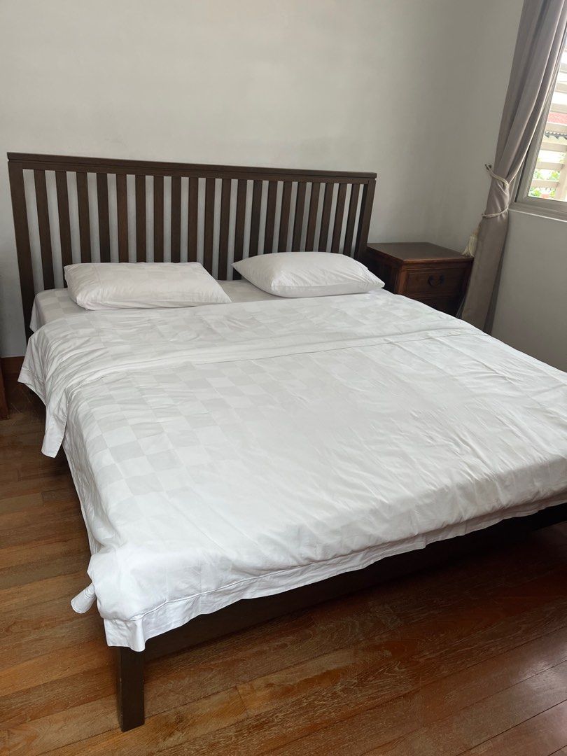 Giving away for free, Furniture & Home Living, Furniture, Bed Frames