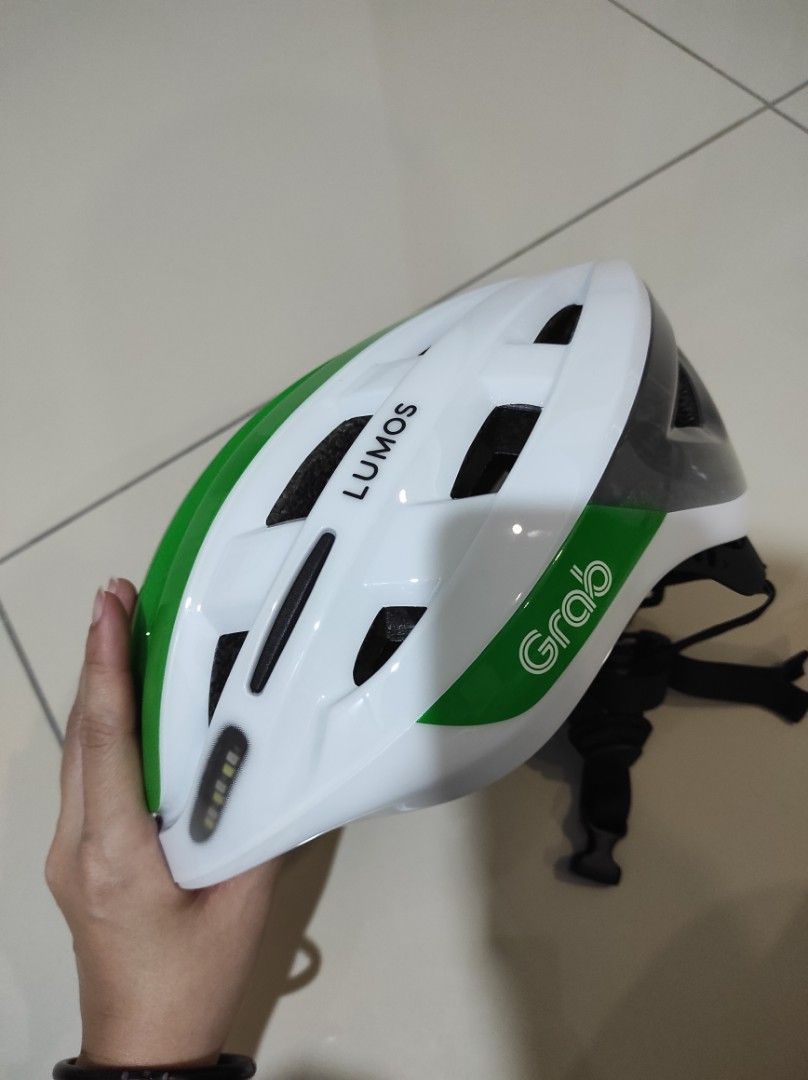 Grab best sale lumos helmet