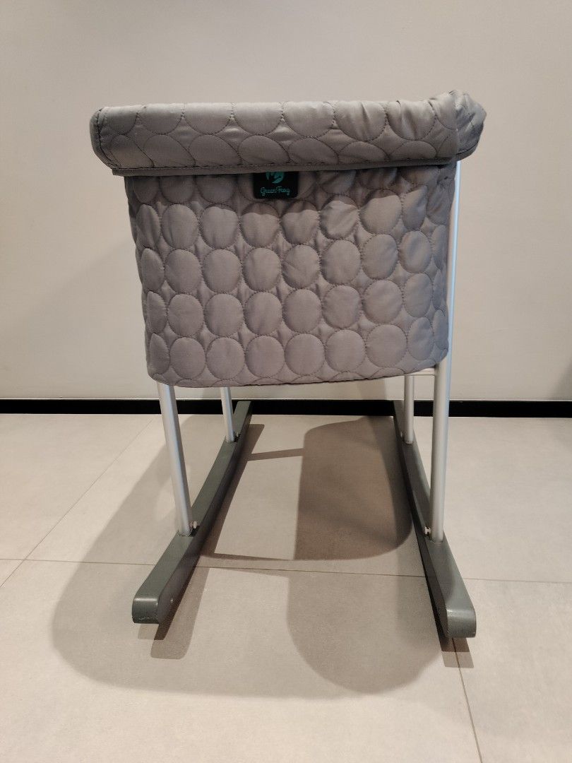 Green frog bassinet hotsell