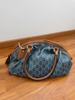 BNWT Gucci Denim monogram handbag!  Monogram handbag, Gucci denim, Clothes  design