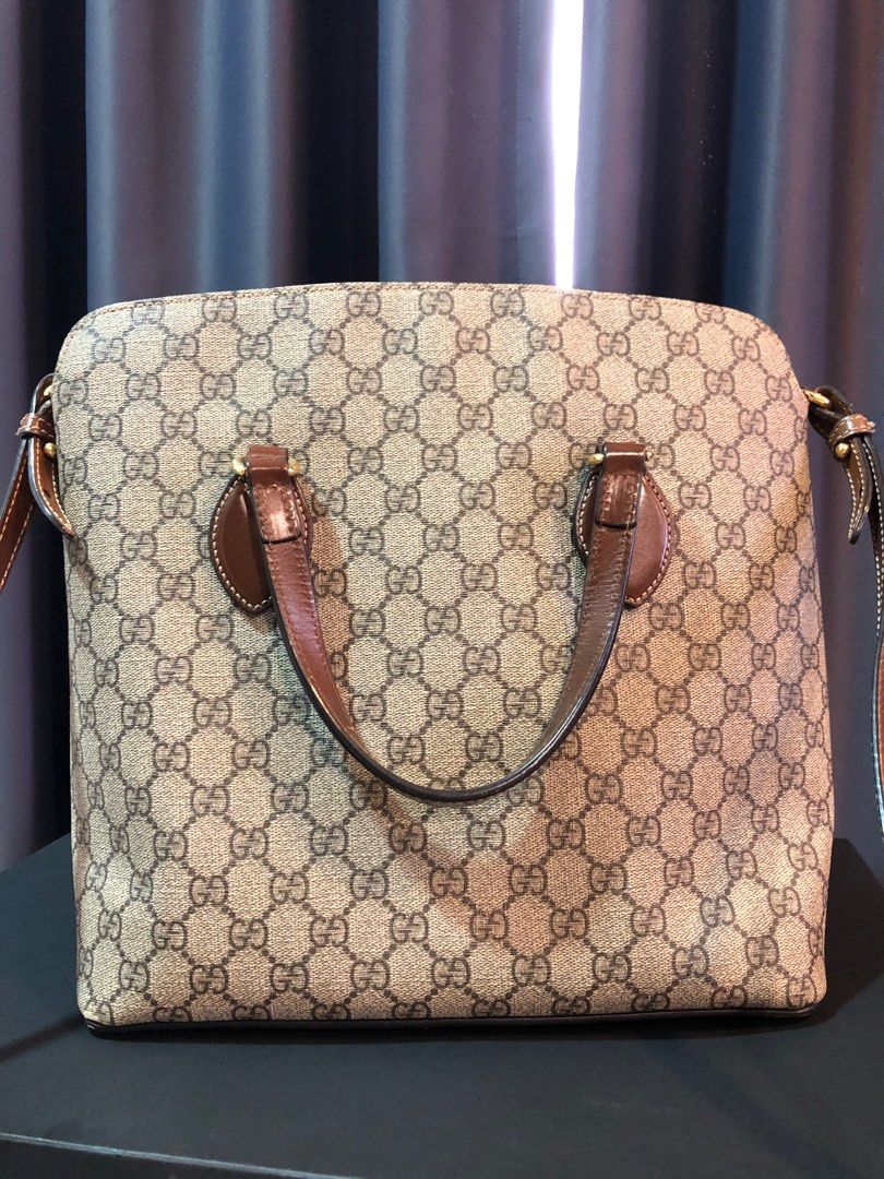 Gucci bag hotsell medium size
