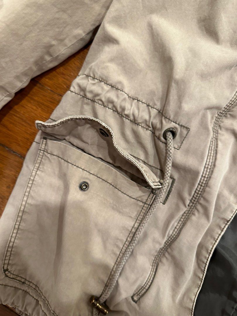 H&M army green cargo jacket - SUPER HQ! (Category: Coats, Jackets and Outerwear) located in Makati City. Submitted by chelsmmm (Listing ID 1228976684, Image 3). Description: RFS - not my style Was gifted, tried and never worn.