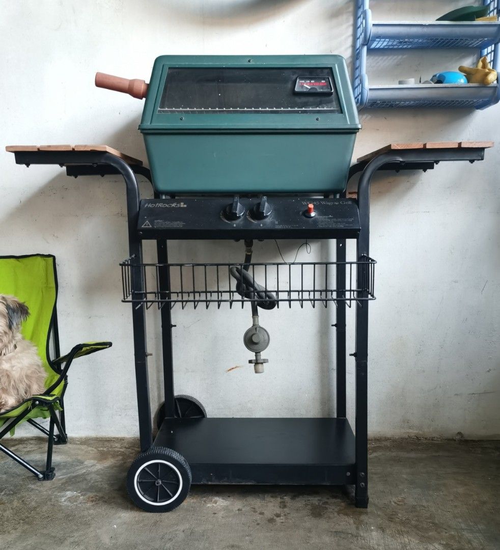 Hotrocks WG45 wagon lpg grill (Category: BBQ, Grills & Hotpots) located in Marikina City. Submitted by hui_yaowen (Listing ID 1228946158, Image 2). Description: Hotrocks WG45 wagon lpg grill.