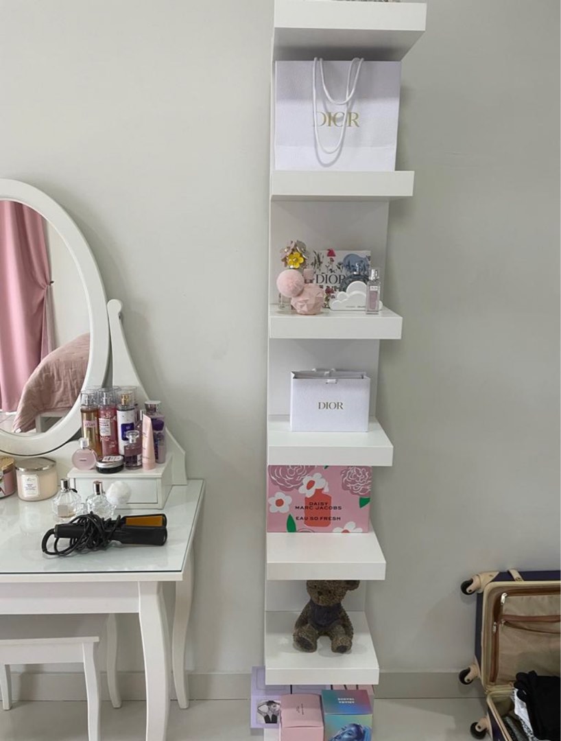 IKEA WHITE TABLE SHELFING UNIT VERY NEW AMD NOT DRILL AND ATTACH TO THE