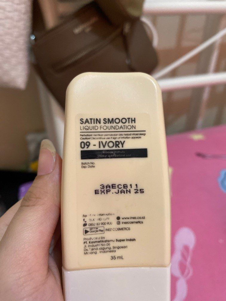 Inez satin smooth liquid foundation, Kesehatan & Kecantikan, Rias Wajah ...