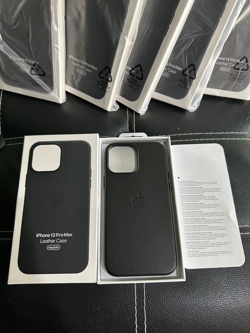 iPhone 13 Pro Max Magsafe Leather Case with Animation (Midnight) (Category: Cases & Sleeves) located in Quezon City. Submitted by danii_03 (Listing ID 1228915391, Image 1). Description: .