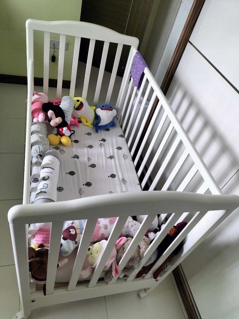 Italbaby cot, Babies & Kids, Baby Nursery & Kids Furniture, Cots ...
