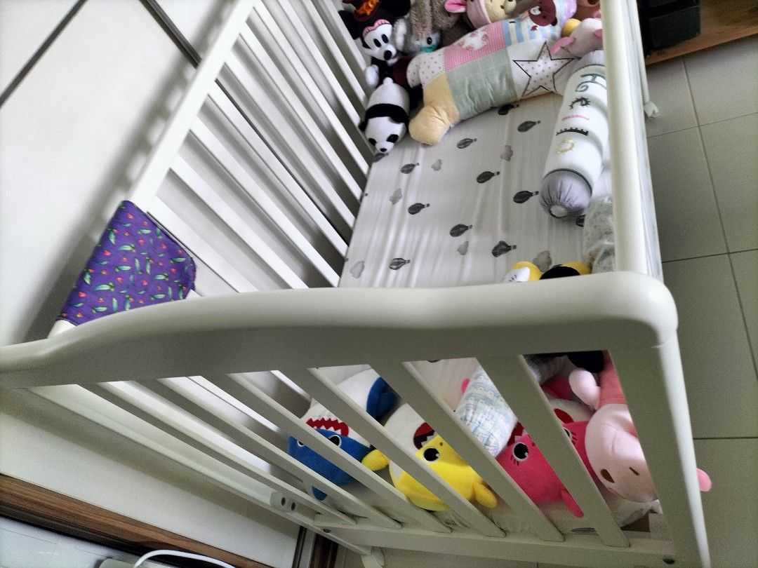 Italbaby cot, Babies & Kids, Baby Nursery & Kids Furniture, Cots ...