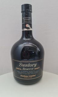 Japan Suntory special reserve whisky black label