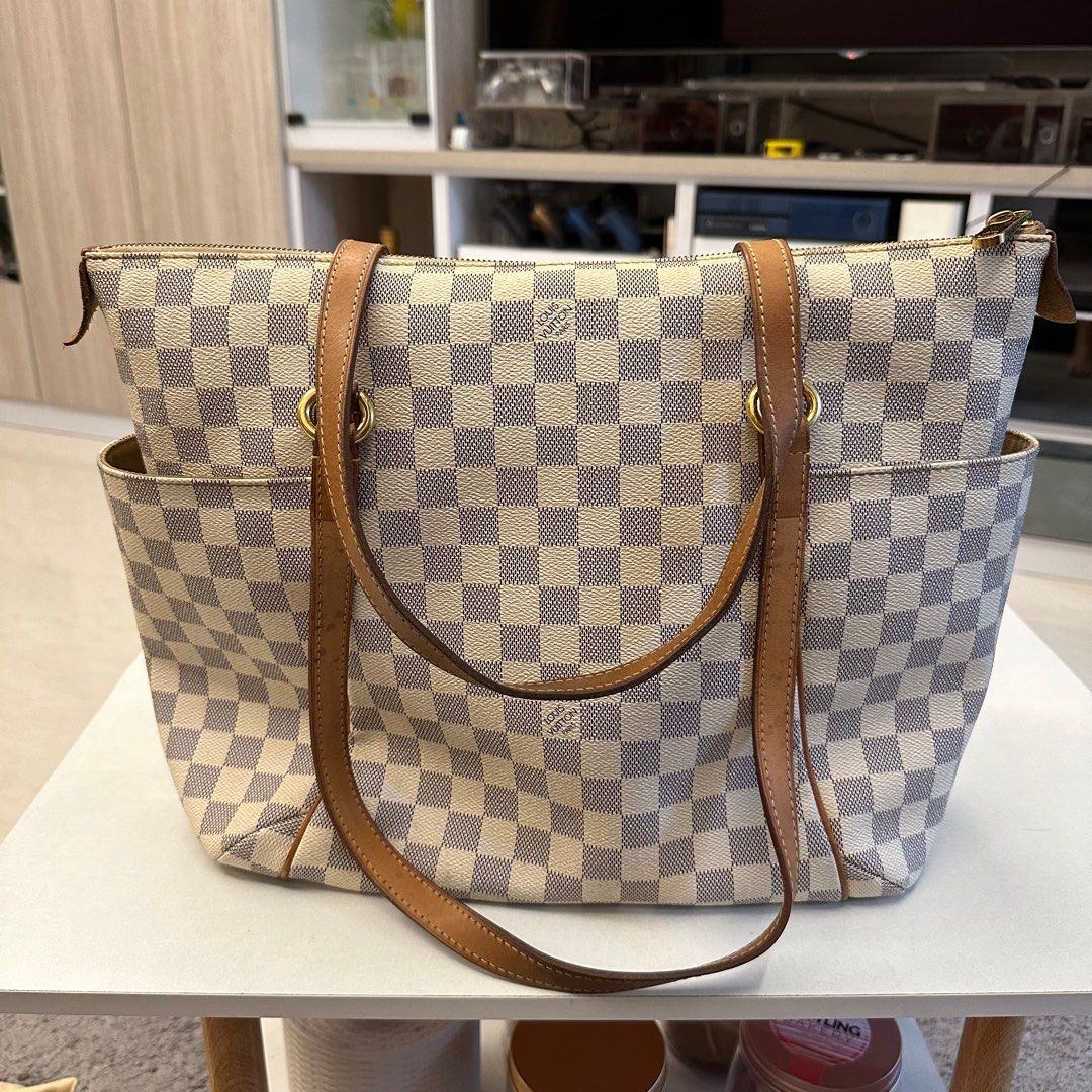 Louis Vuitton tote, Women's Fashion, Bags & Wallets, Tote Bags on Carousell