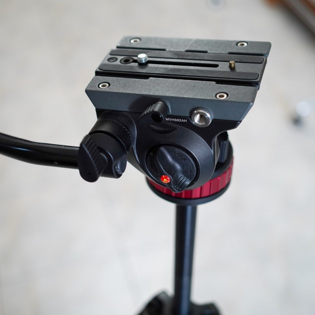 Manfrotto 502 Fluid video Head with flat base MVH502AH, Photography