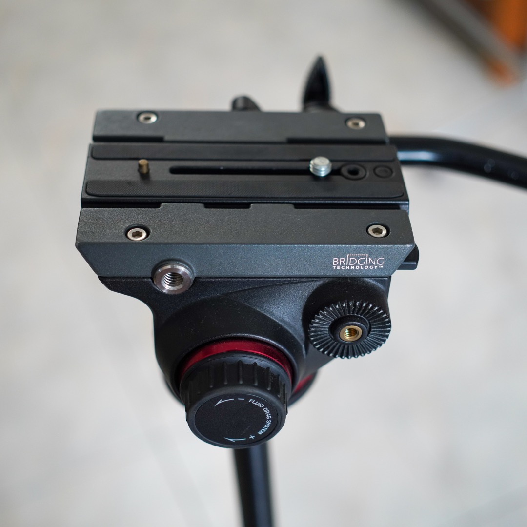 Manfrotto 502 Fluid video Head with flat base MVH502AH, Photography
