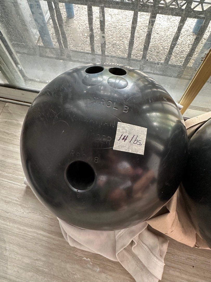 Manhattan Rubber Bowling Ball, Sports Equipment, Sports & Games, Billiards and Bowling on Carousell