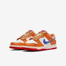 NIKE DUNKS UNIVERSITY RED