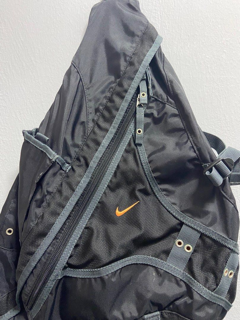 Nike Vintage Y2K Crossbody Bag
