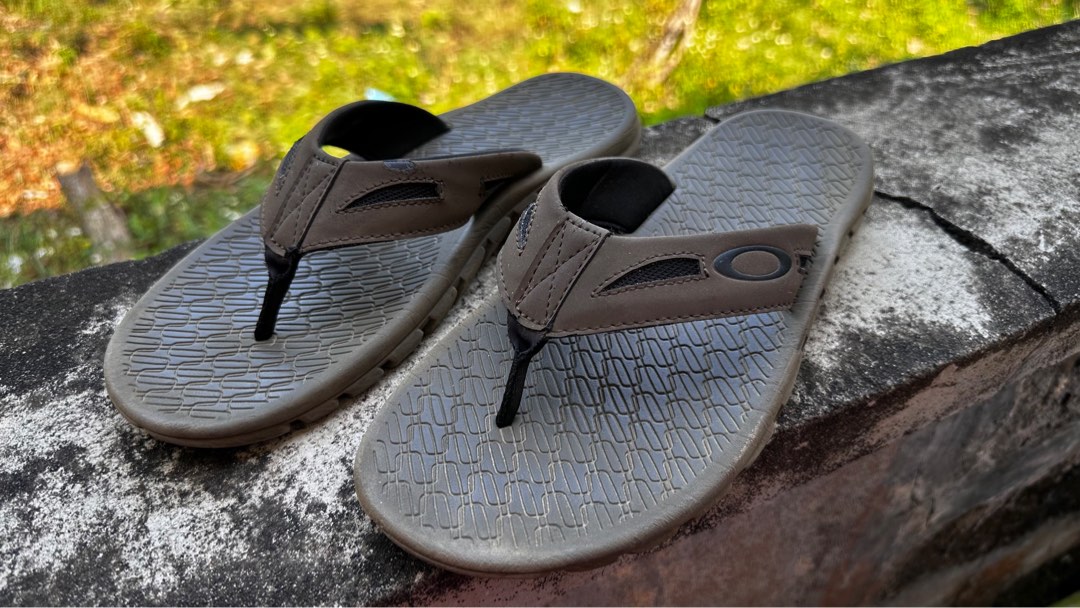 Oakley sandals size 9 Women s Fashion Footwear Flats Sandals