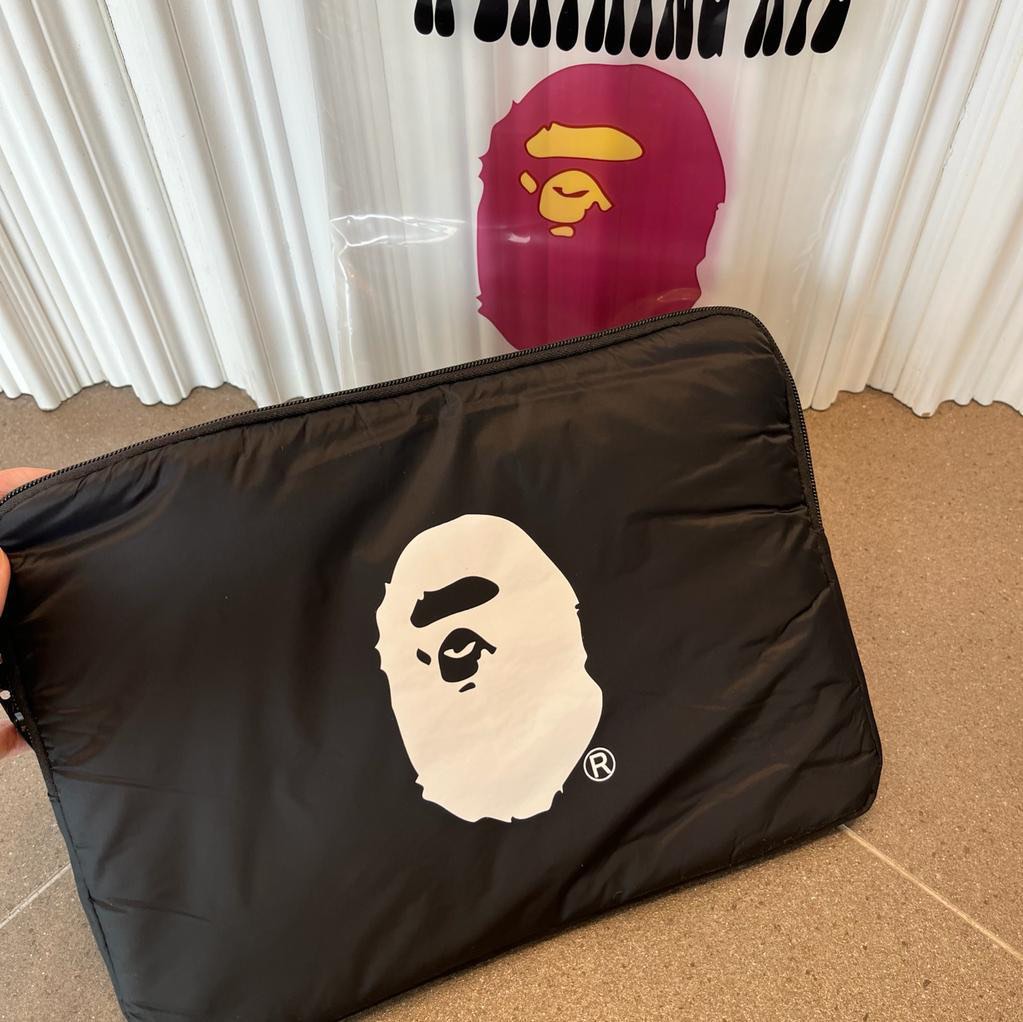 Original Bape Magazine Clutch Bag Handbag Laptop bag 13 inch, Men's