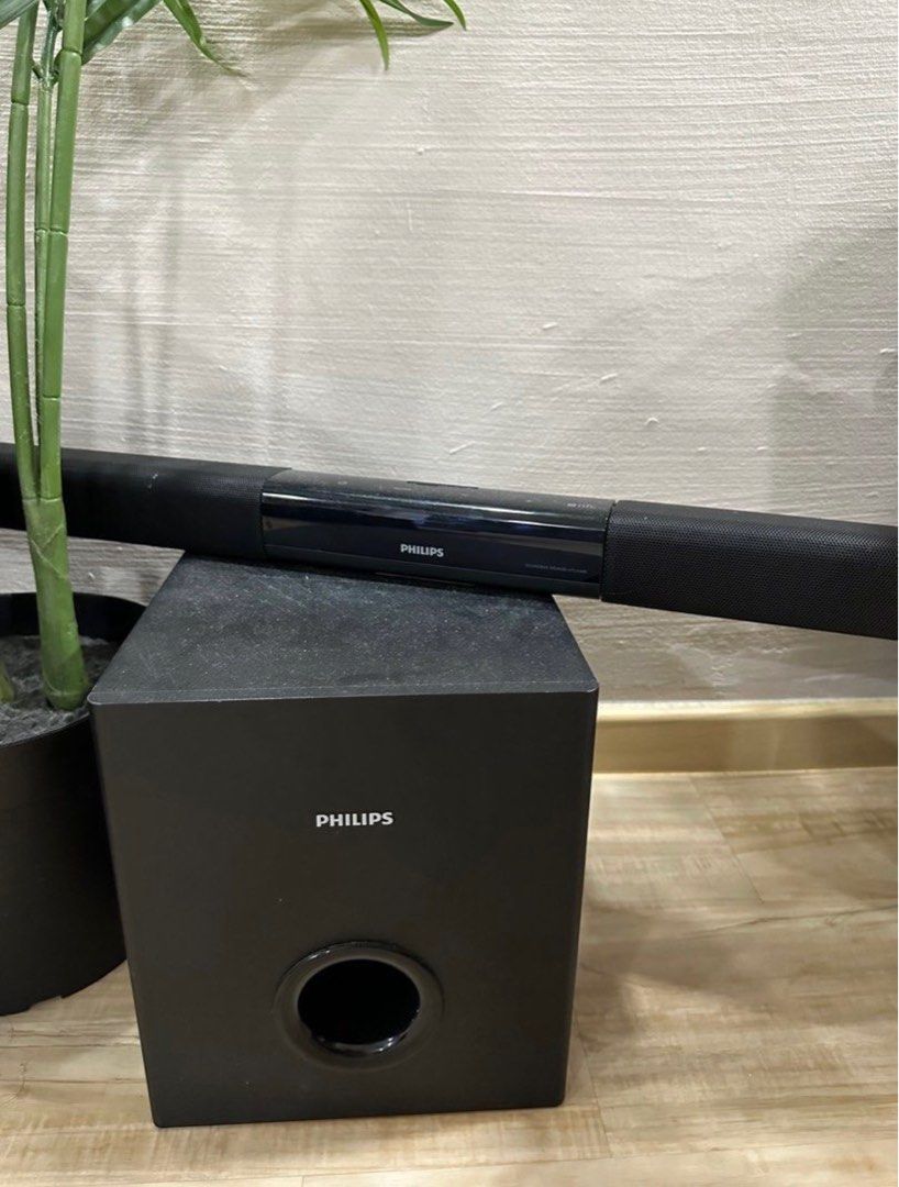 Philips bar speakers & woofer top