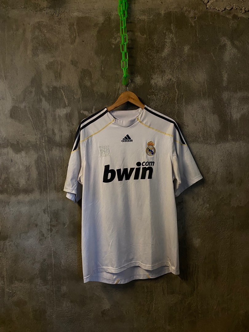 REAL MADRID 2009-2010 -EUROPEAN- HOME KIT JERSEY on Carousell