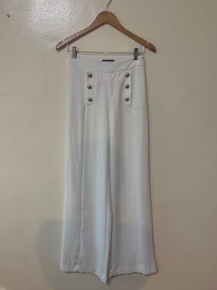 (Category: ) located in . Submitted by tin.closet (Listing ID 1228926105, Image 1). Description: .