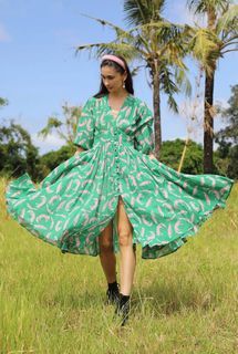 The Story Of - ABELLE DRESS FOX EMERALD