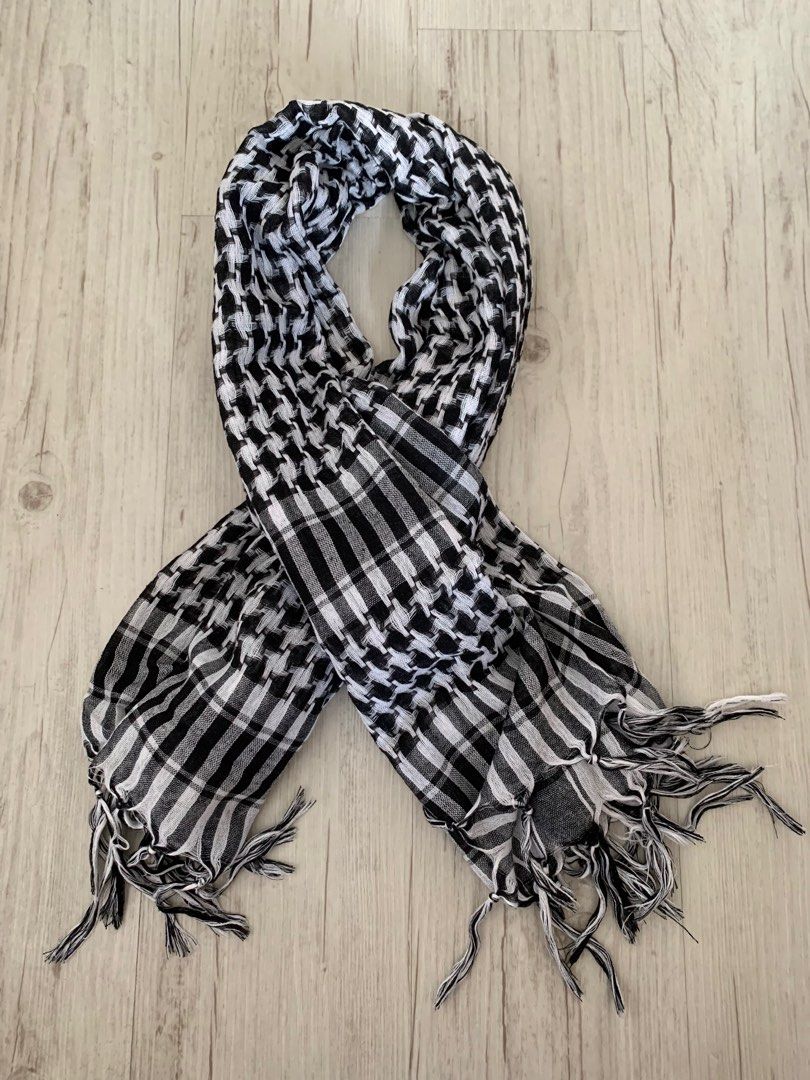 White and black checkered scarf online
