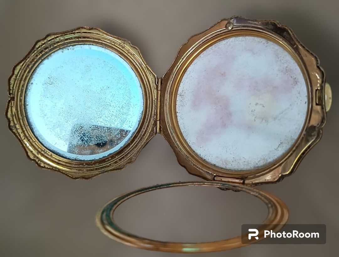 1950s Vintage Reusable Stratton Compact Powder Case (Category: Makeup) located in Las Pinas. Submitted by mirlynncurioshop (Listing ID 1229094705, Image 3). Description: Stratton c1950s ladies powder compact in the marble effect design, with original features. The mirror has some spots the gold gilt of the case has some fading due to age. Overall, the item is intact, no loose or broken parts, and can be used as a decorative or functional compact 
