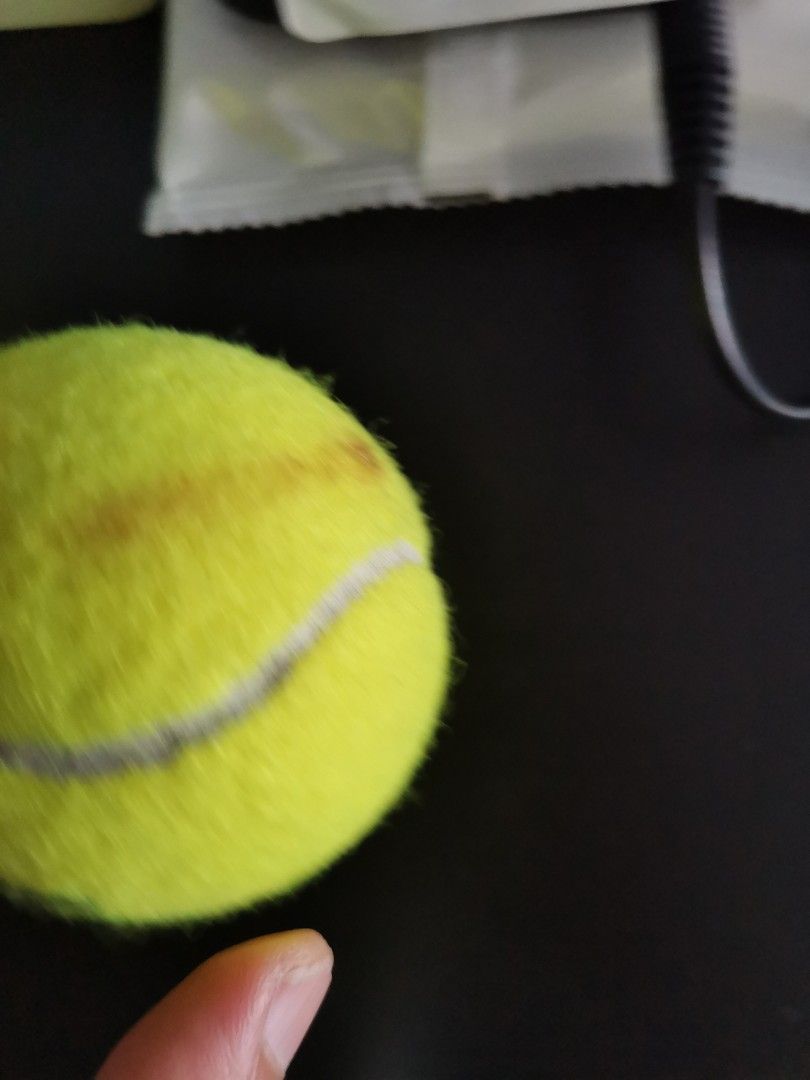 2 tennis balls for sale (10 cts each), Sports Equipment, Sports & Games
