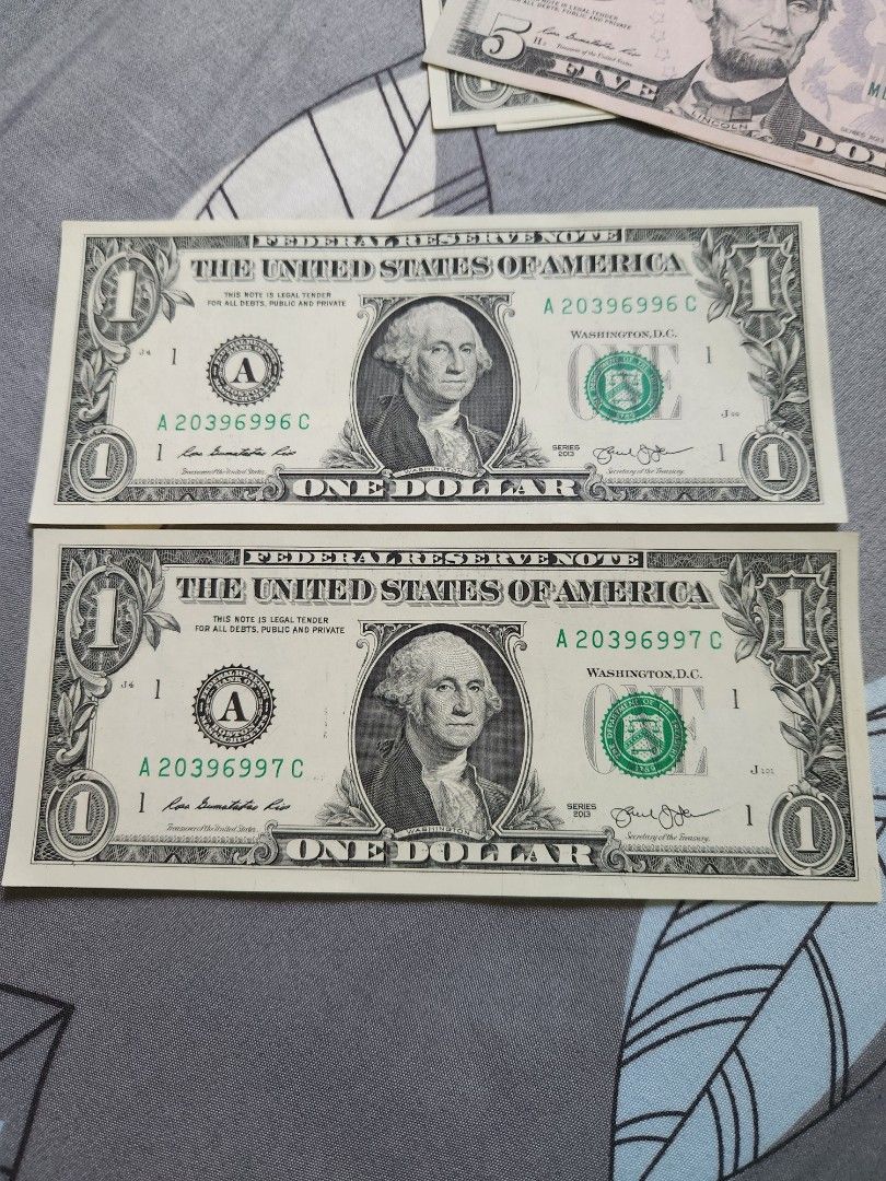 2x 1usd running numbers, Hobbies & Toys, Memorabilia & Collectibles,  Currency on Carousell