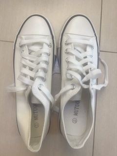 經典帆布小白鞋