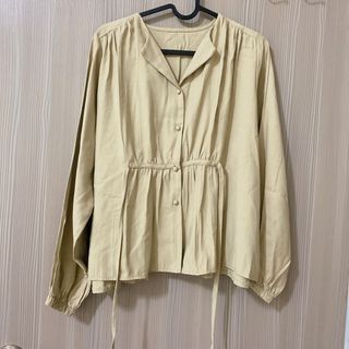 果綠色氣質綁帶襯衫