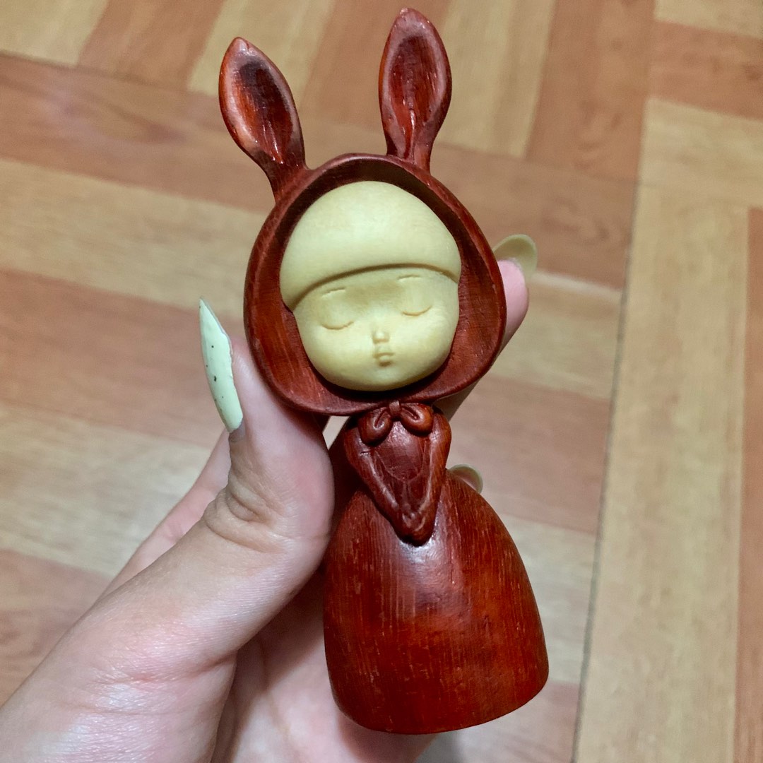 檀木木雕兔女孩雕件, 興趣及遊戲, 手作＆自家設計, 文具及工藝- 手作