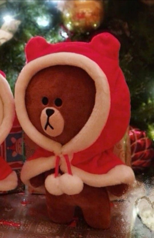 全新 聖誕限量版 BROWN 熊大 LINE FRIENDS 毛公仔 只有一隻, 興趣及遊戲, 玩具 & 遊戲類 - Carousell