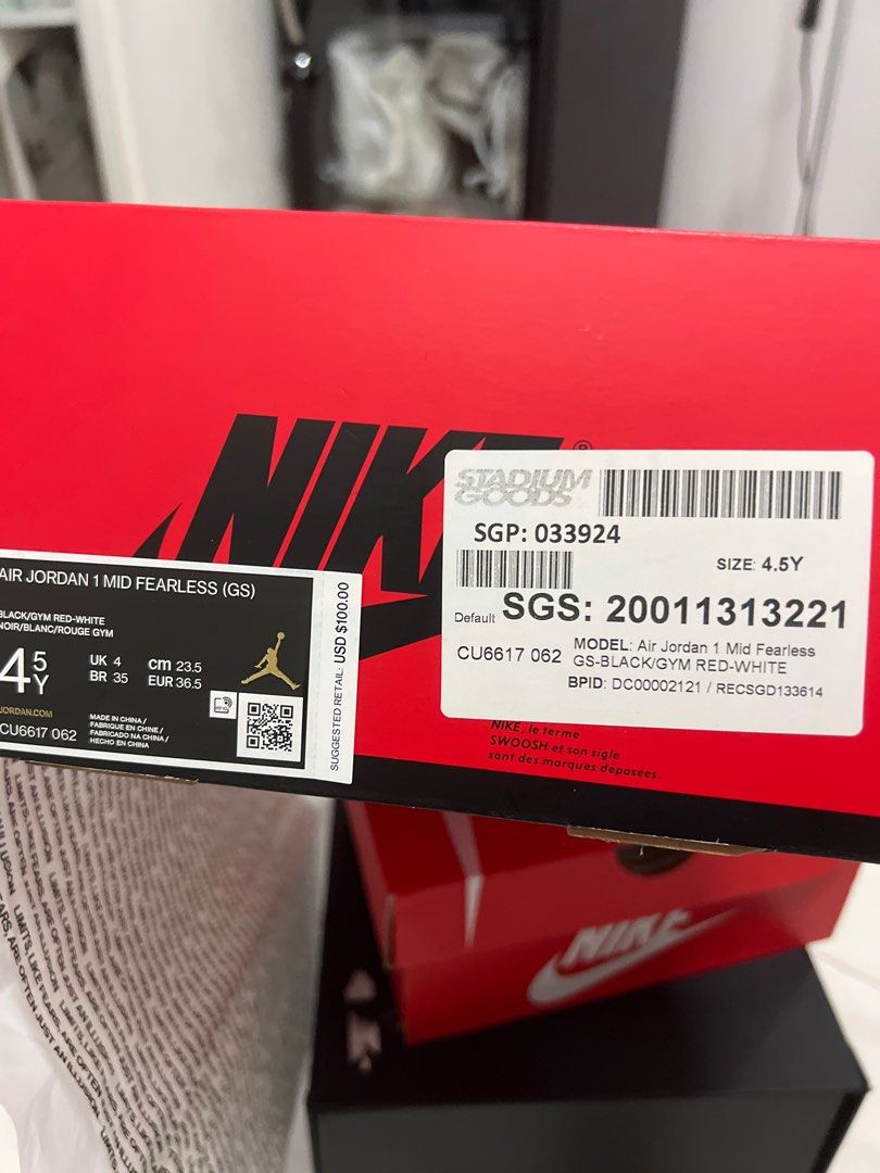 AIR JORDAN 1 MID FEARLESS GS