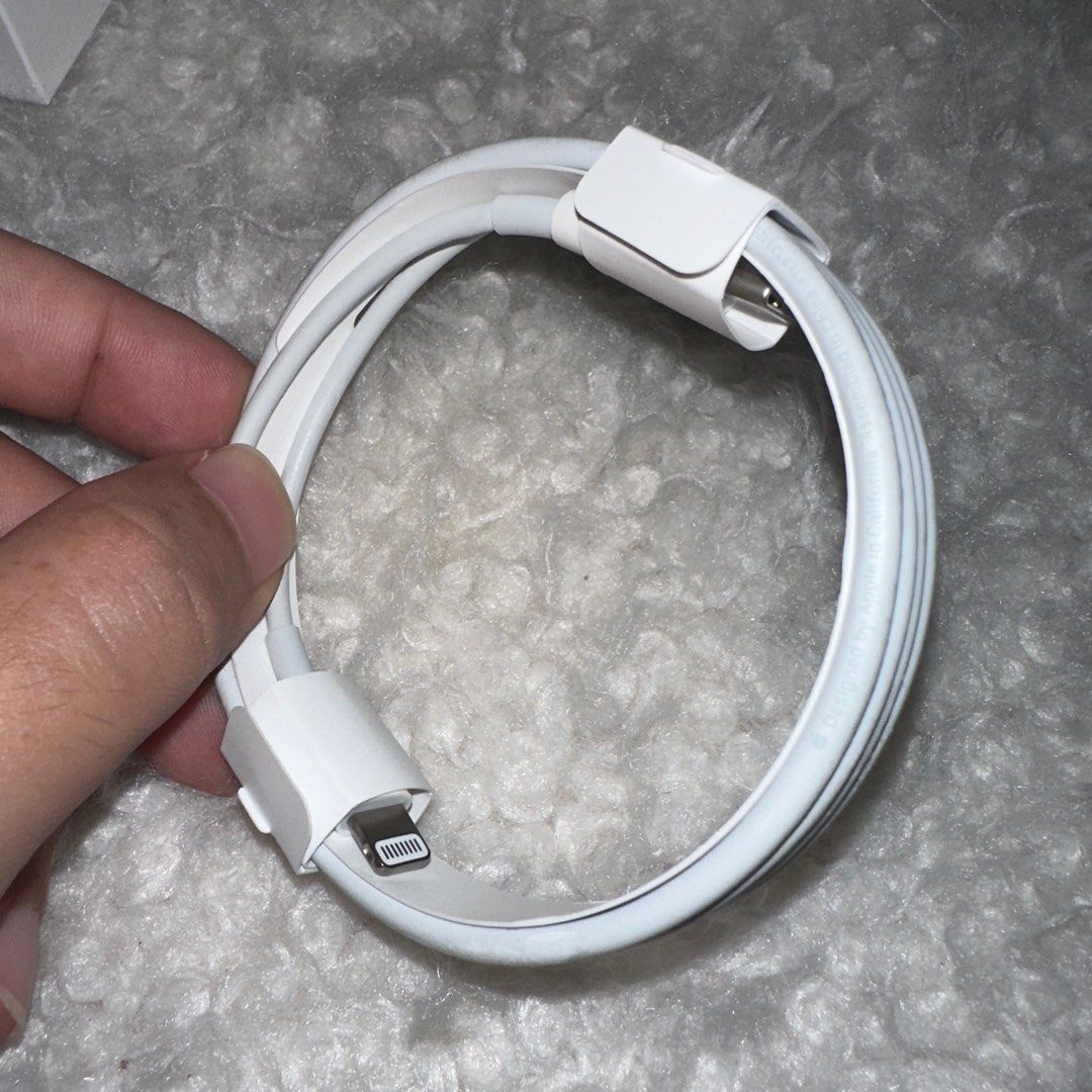 Apple Airpods Pro Gen 1 (right defective), Audio, Earphones on Carousell