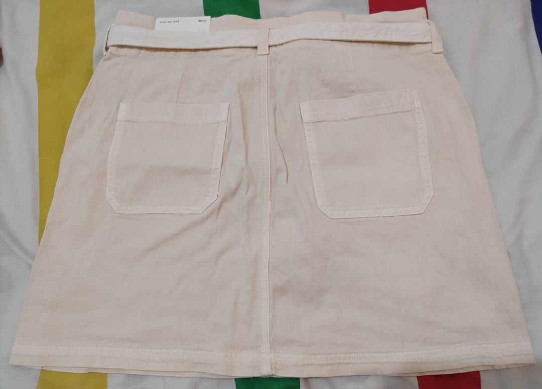 American Eagle skirt (Category: Skirts) located in Bacoor. Submitted by reesedrich07 (Listing ID 1229239880, Image 2). Description: American Eagle skirt Size US 14 Brand new 1000php.