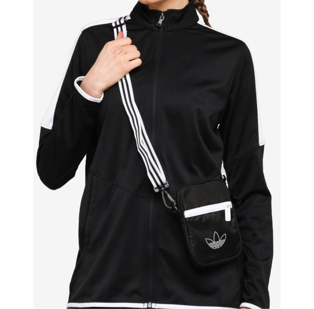 Adidas originals vintage deals mini airliner crossbody bag