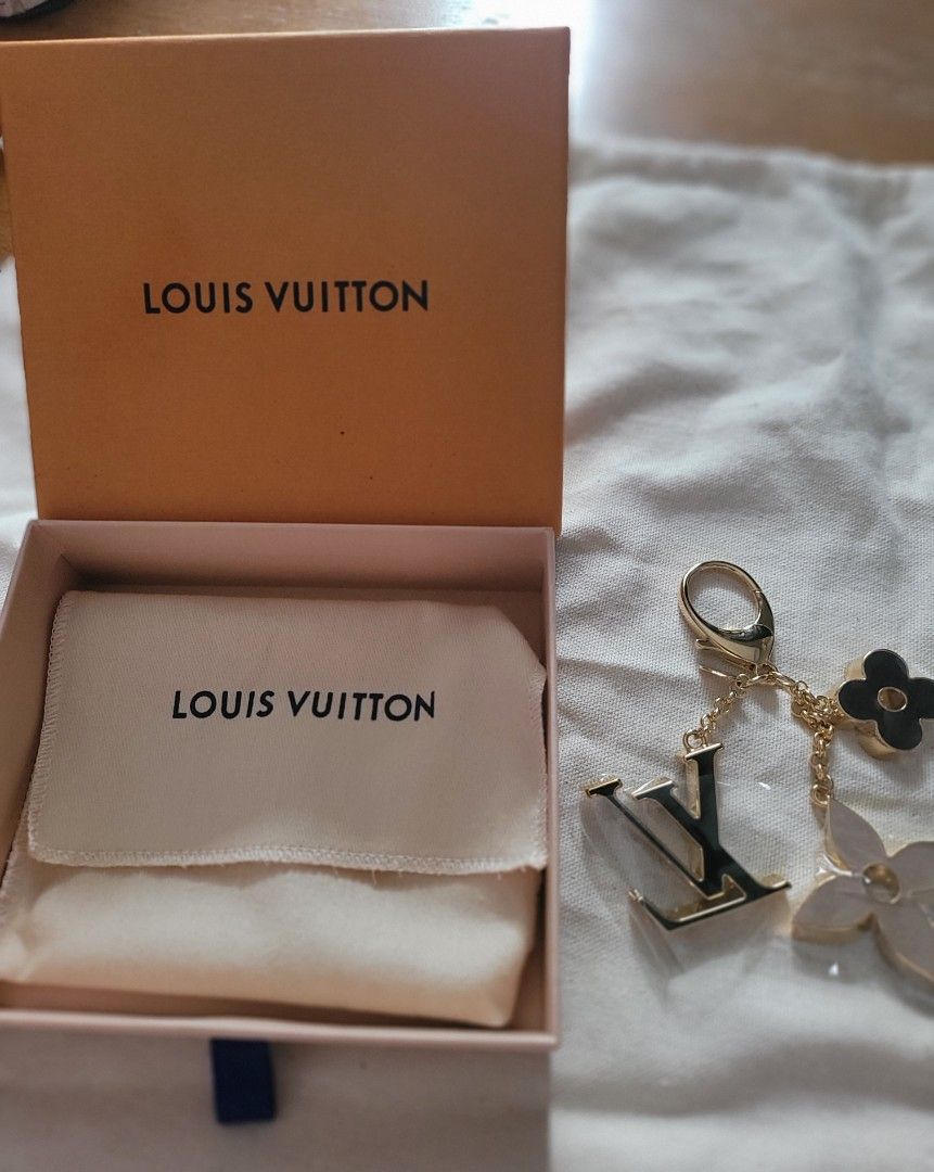 M67119 Louis Vuitton Bag Charm Fleur De Mng Do, Luxury, Accessories on  Carousell