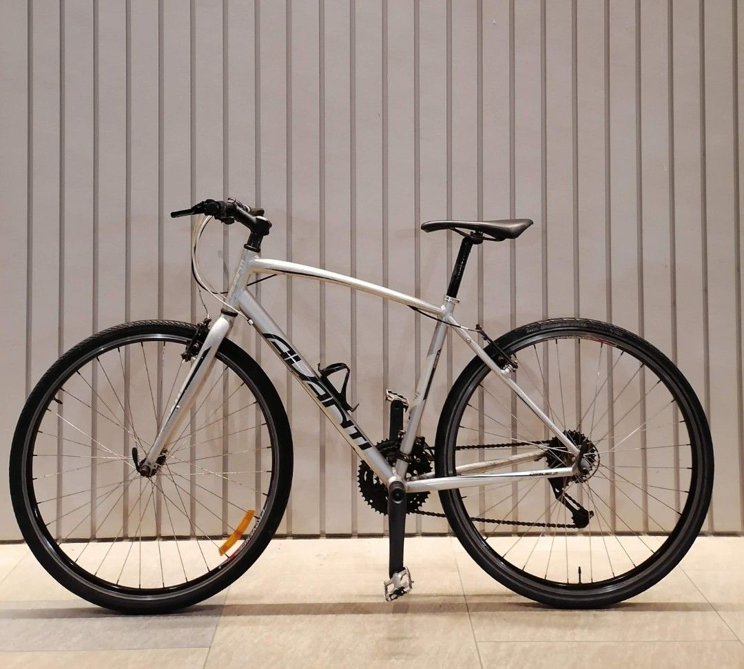 Avanti Blade Hybrid Bike. Like new, Sports Equipment, Bicycles & Parts
