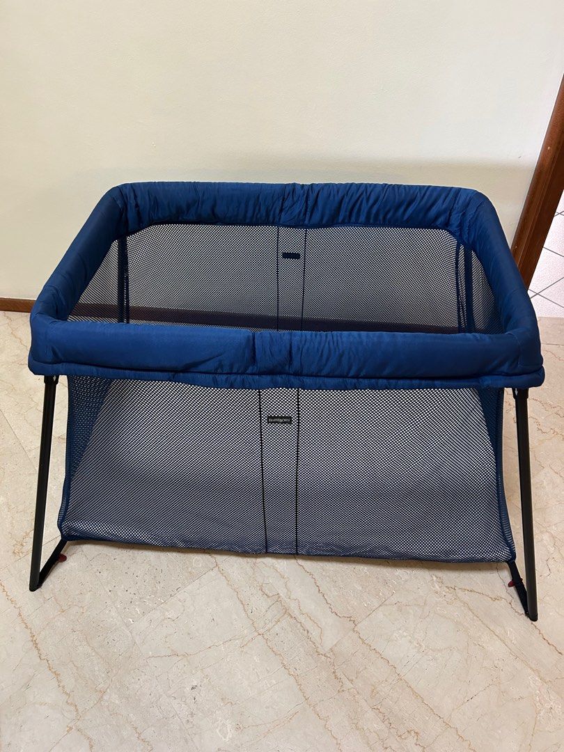 BabyBjorn Travel Crib Light Blue Mesh