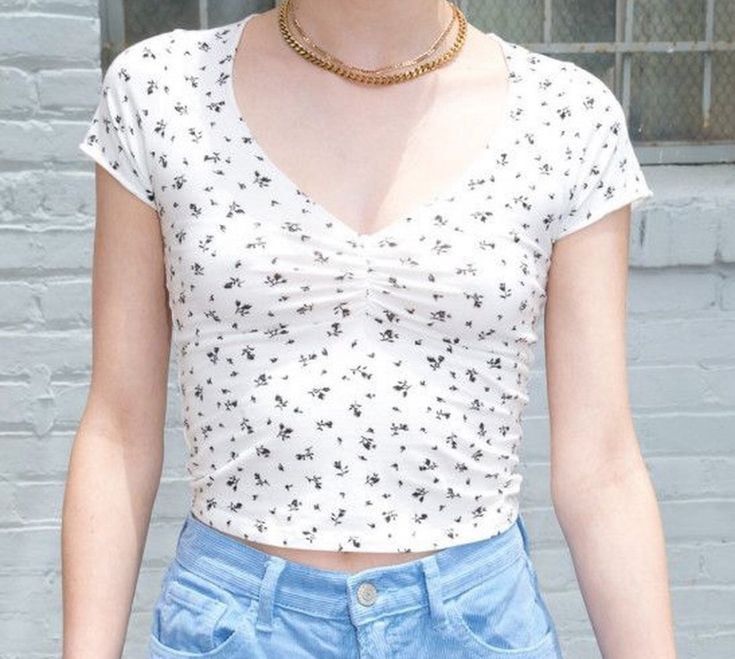 brandy melville gina top, Women's Fashion, Tops, Shirts on Carousell