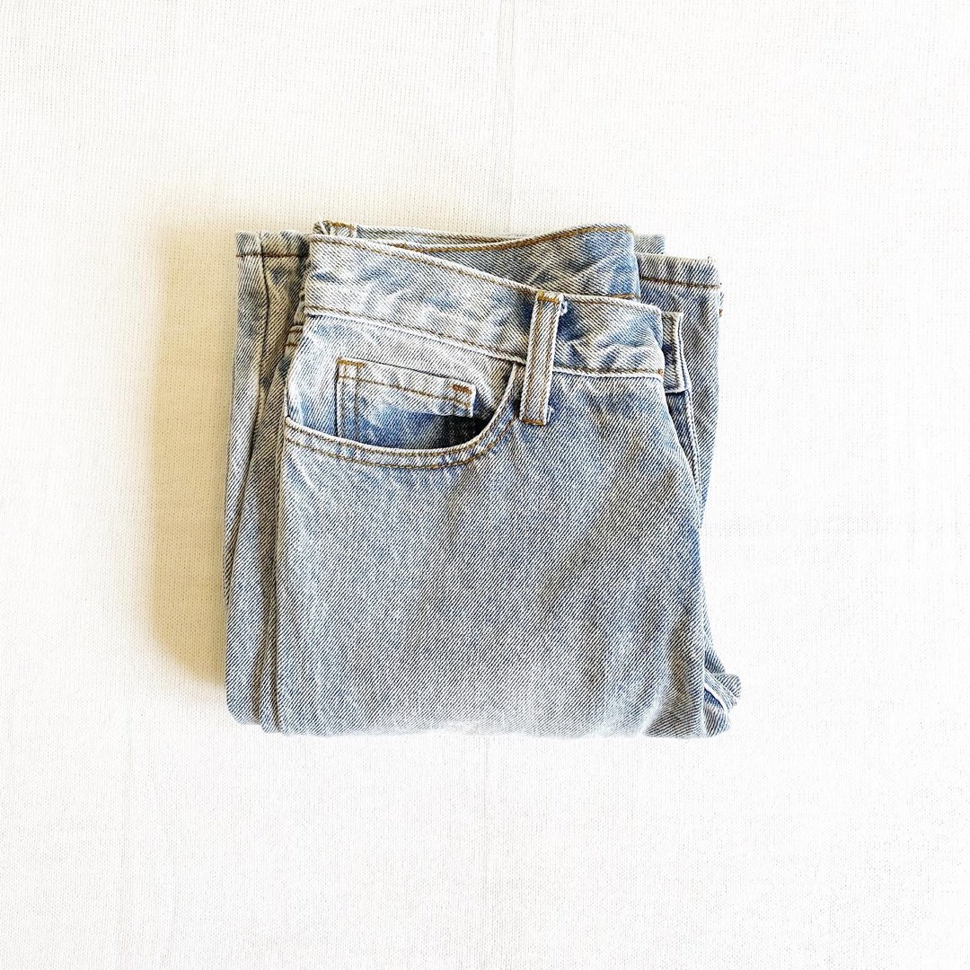 Brandy Melville Quinn Jeans, Women's Fashion, Bottoms, Jeans on Carousell