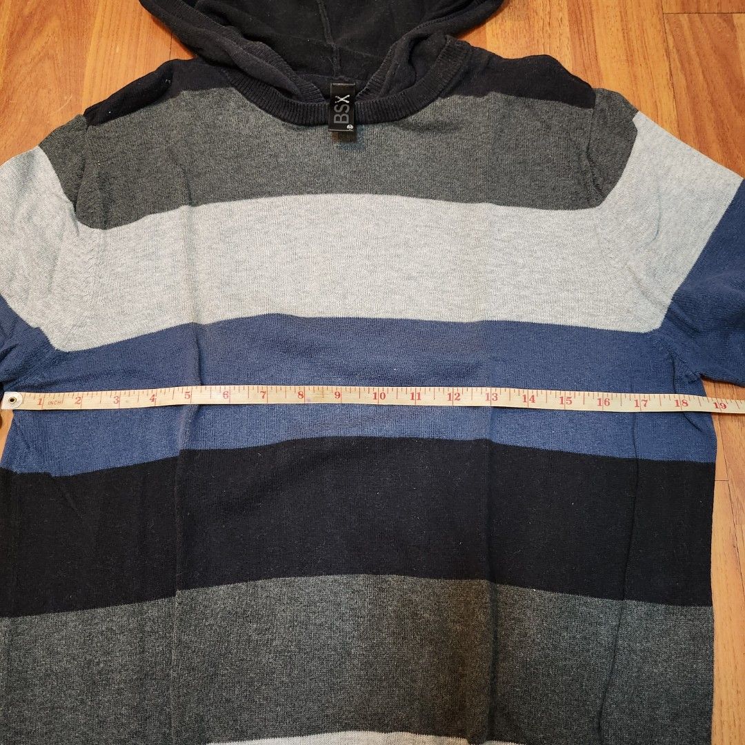 BSX Mens Striped Hoodie Jacket (Category: Coats, Jackets and Outerwear) located in Marikina City. Submitted by bodegadiaries (Listing ID 1229148093, Image 2). Description: Info - Medium on tag (see last pics for dimes) - BSX brand of Giordano - Get ready for the cold rainy season kasi advance tayo mag isip 🤭 MOP - Gcash / BPI Courrier - gogoxpress / lalamove (MM only) PS -Please manage expectations for preloved clothes. Rest assured they are wel