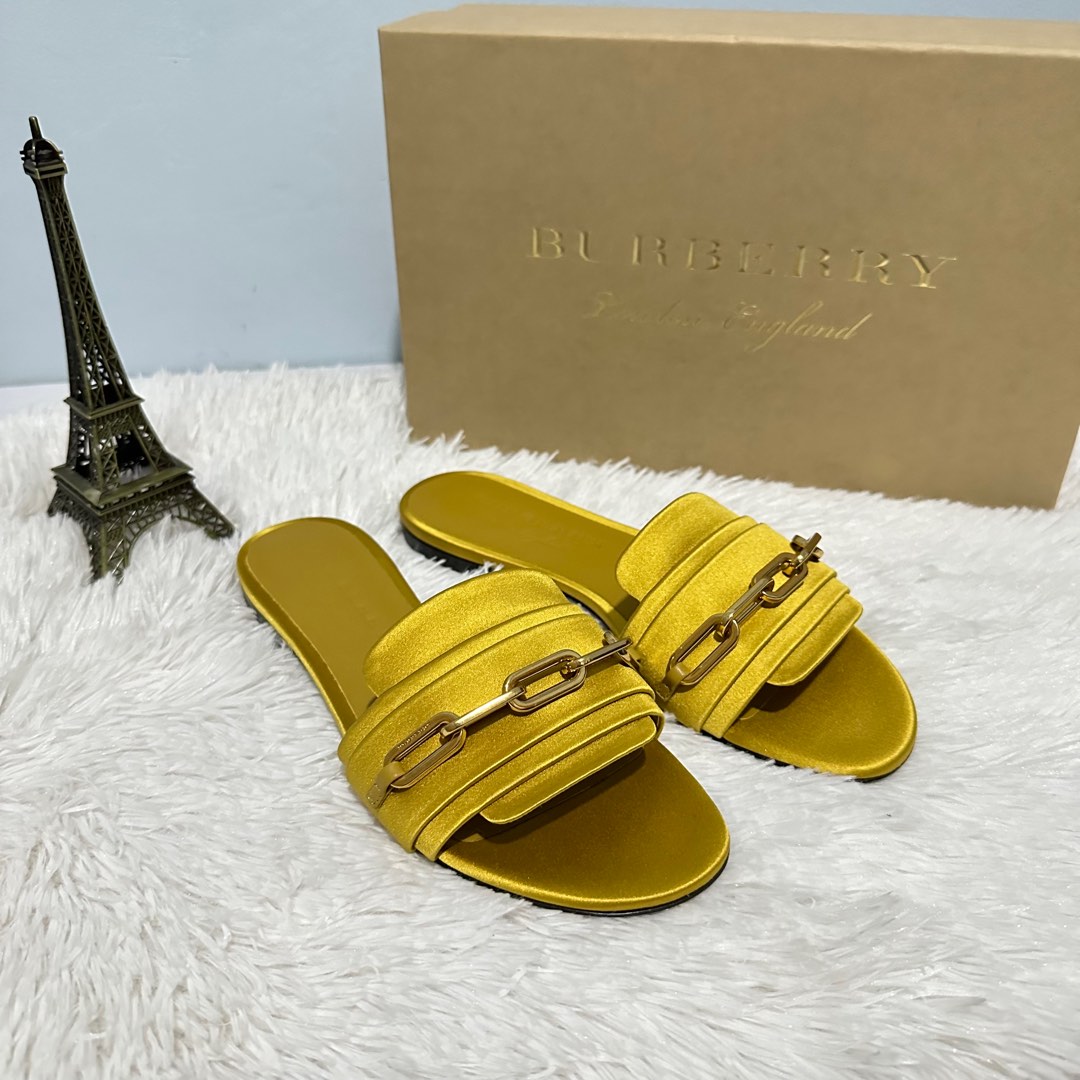 Burberry outlet gold sandals