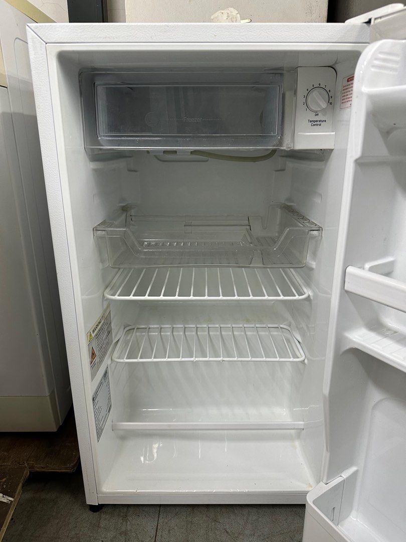 BUY NOW! LG 90L Mini Bar Fridge GL131SQW (93304), TV & Home Appliances