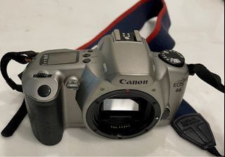 Canon film EOS 66 with bag
