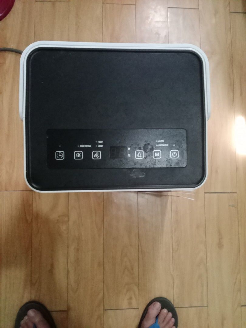 Carrier dehumidifier Model DX12L, TV & Home Appliances, Air Purifiers