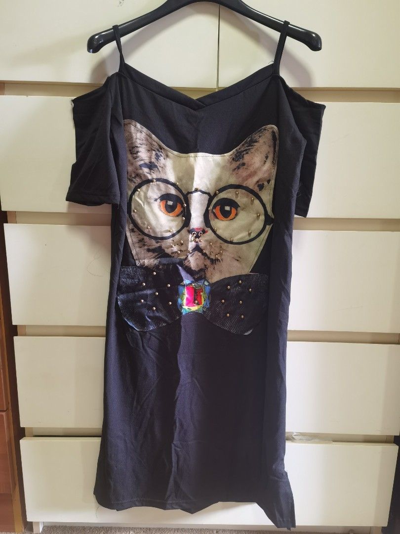 Cat outlet motif clothing