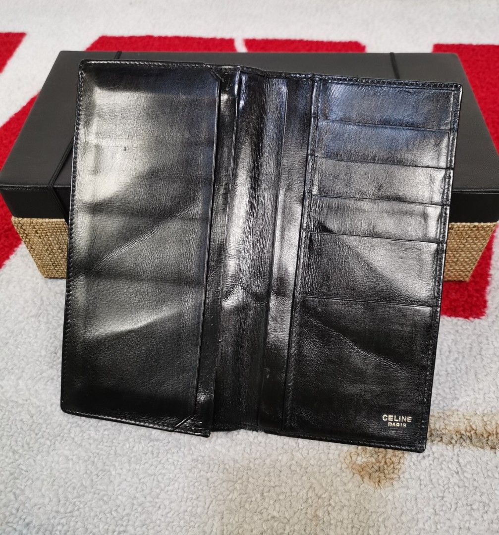 💯CELINE Men's Wallet (Category: Luxury Bags & Wallets) located in Cainta. Submitted by phengaying (Listing ID 1229086441, Image 3). Description: Original Celine Paris Men's Semi-Long Wallet | Genuine Soft Leather | 5 Card-Slot |3 Bills Compartment | No Other Inclusion | Preowned in 8/10 Condition Flaw/s: Fading on hardware & some minor visible folds.