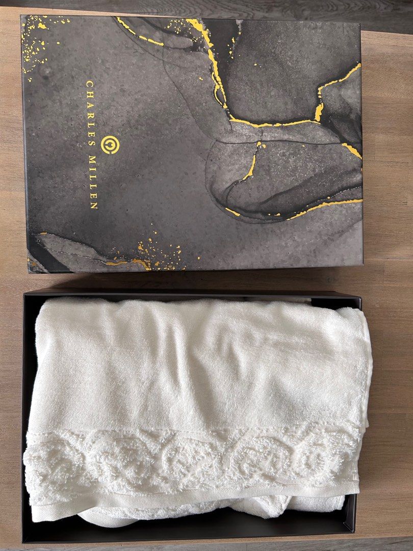 Charles millen towel deals